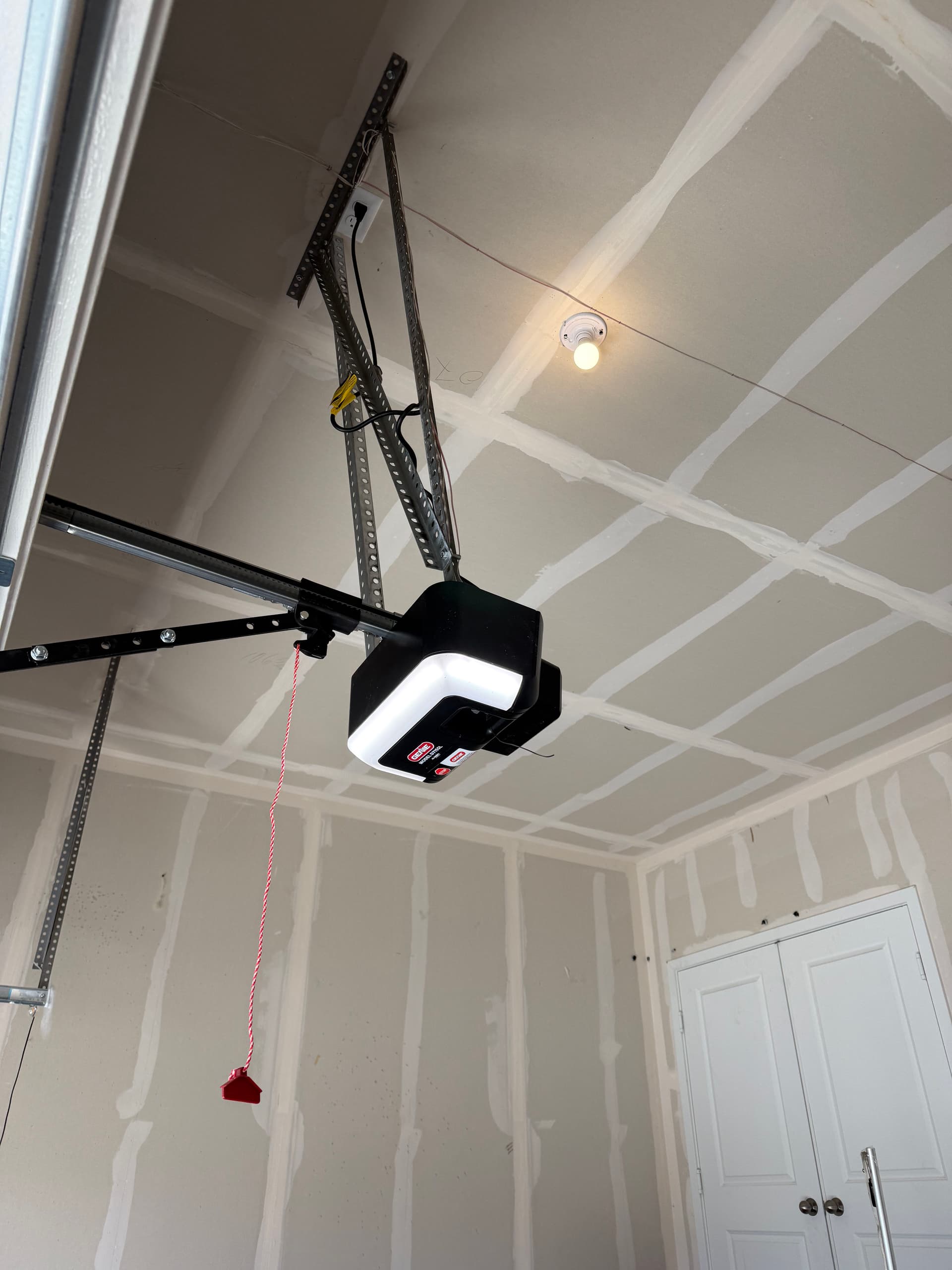 Gallery photos for Efficient Garage Door Opener Installation: Image #1